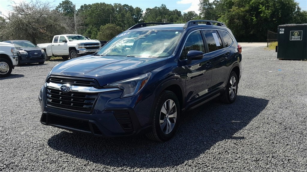 Used 2023 Subaru Ascent Premium w/ Convenience Package image 3