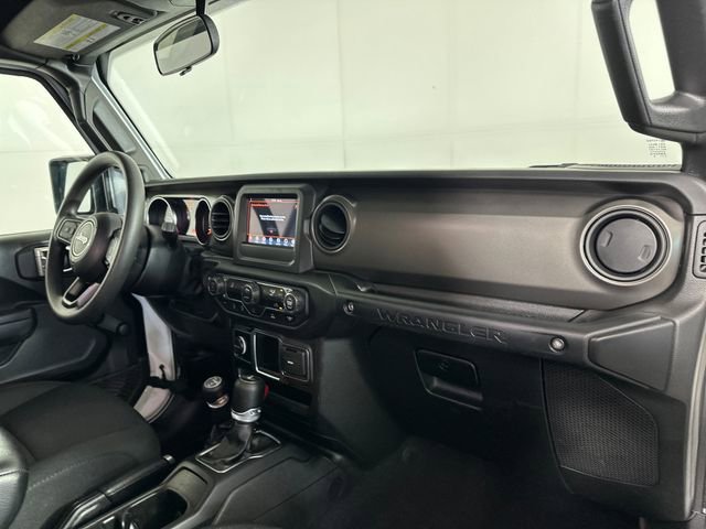 Used 2022 Jeep Wrangler Willys AWD/4WD image 28