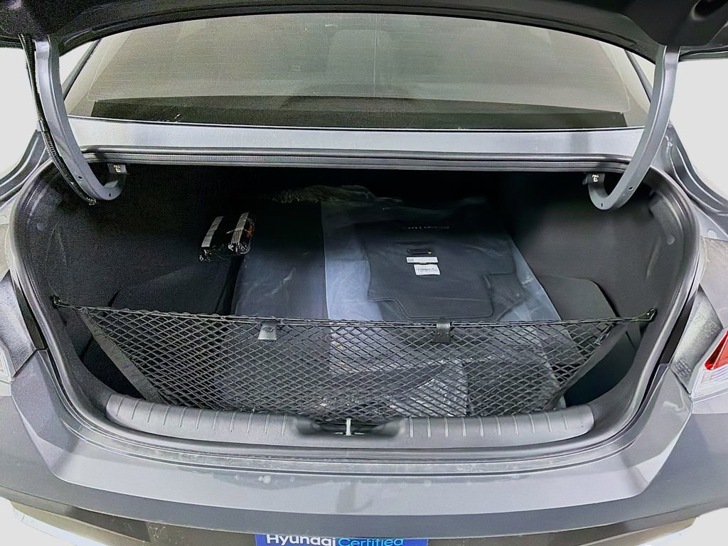 Used 2025 Hyundai Elantra SE FWD image 27