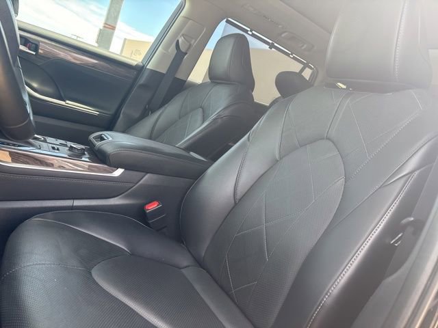 Used 2023 Toyota Highlander Platinum AWD/4WD image 8