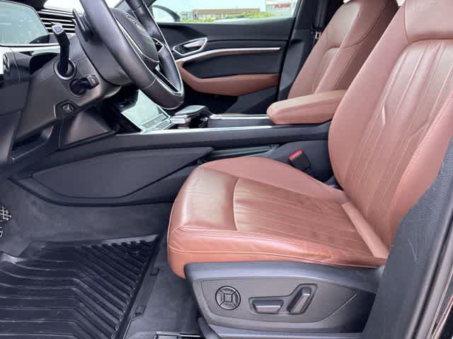 Used 2022 Audi e-tron Premium AWD/4WD image 18