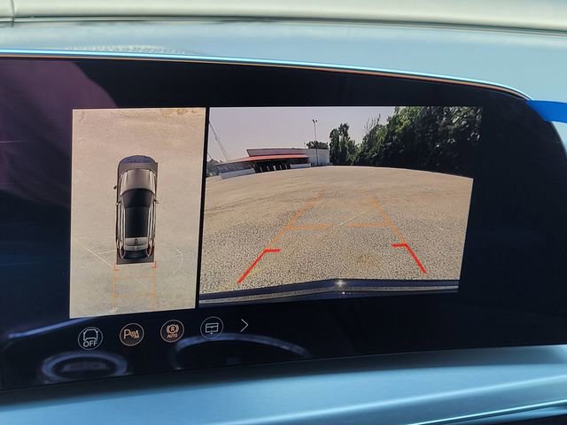 New 2026 Cadillac Lyriq Signature Sport w/ LPO, Floor Liner Package image 16