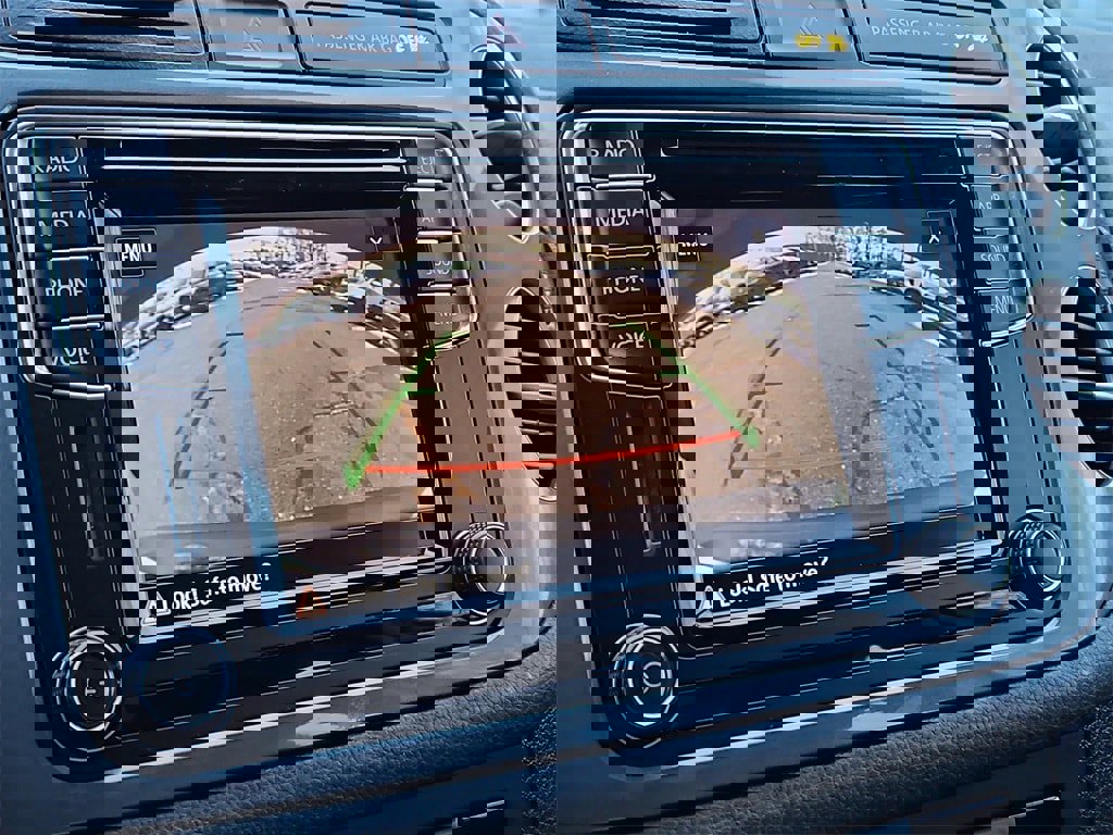 Used 2017 Volkswagen Tiguan Limited w/ Premium Package image 15