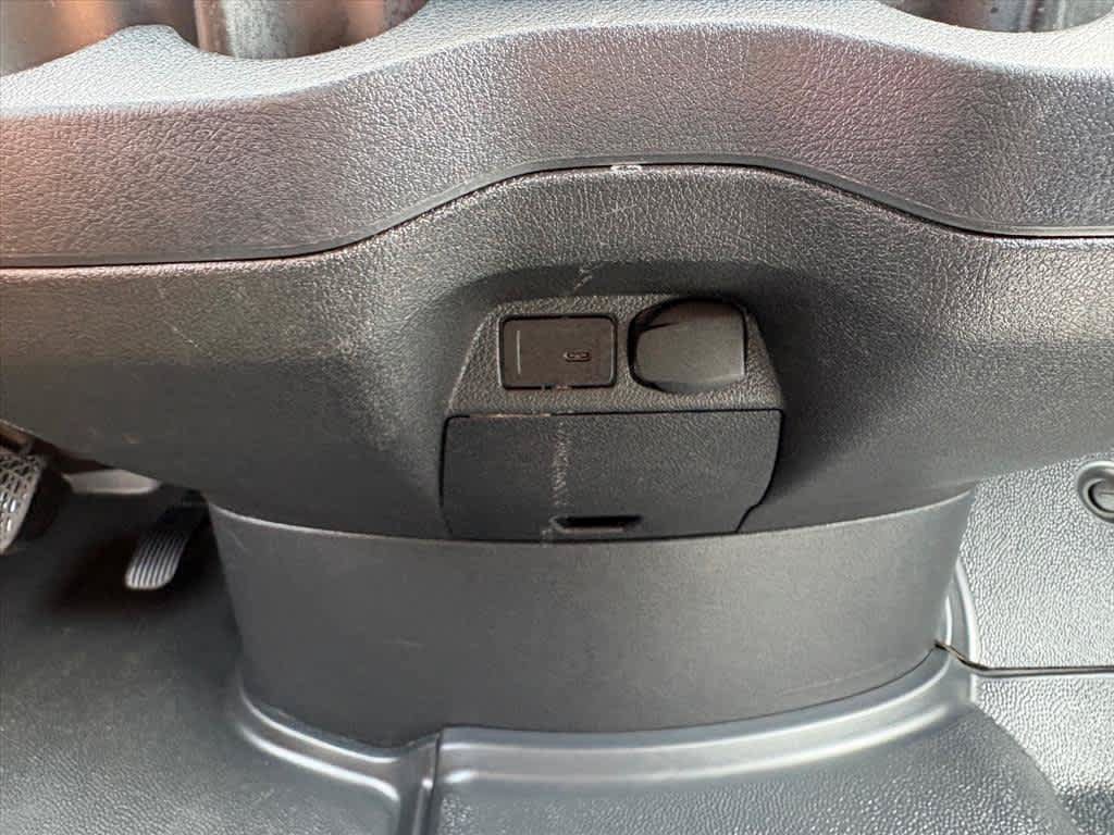 Used 2025 Mercedes-Benz Sprinter 2500 image 16