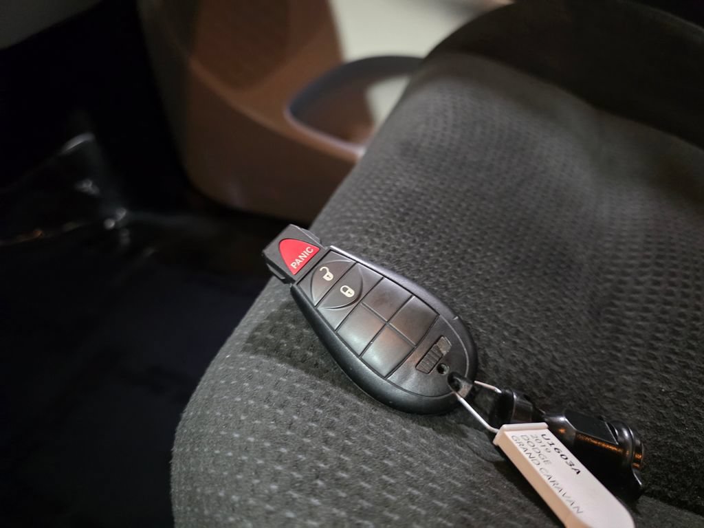 Used 2019 Dodge Grand Caravan SE FWD image 21