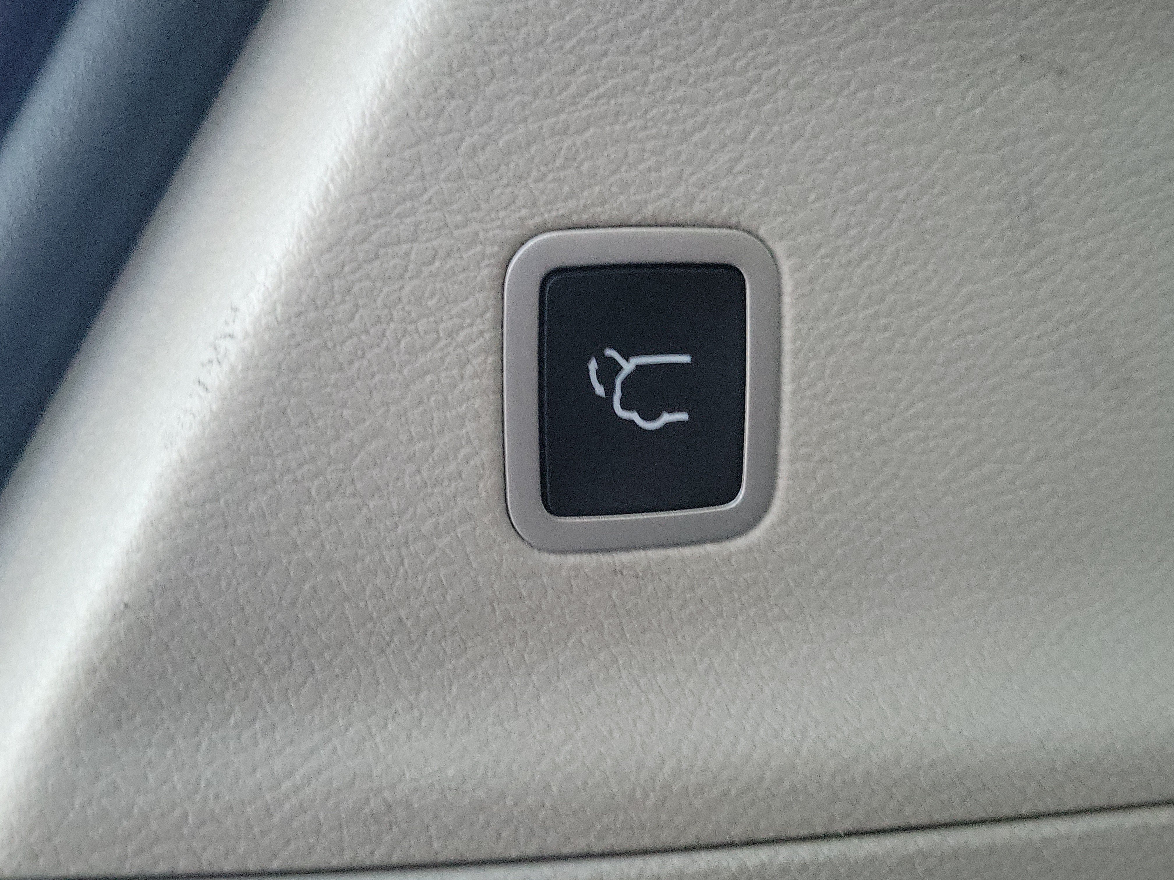 Used 2023 Chrysler Pacifica Touring-L FWD image 10