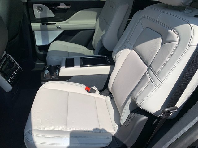 New 2026 Lincoln Aviator Reserve AWD/4WD image 16