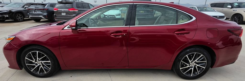 Used 2017 Lexus ES 350 w/ Luxury Package FWD image 6
