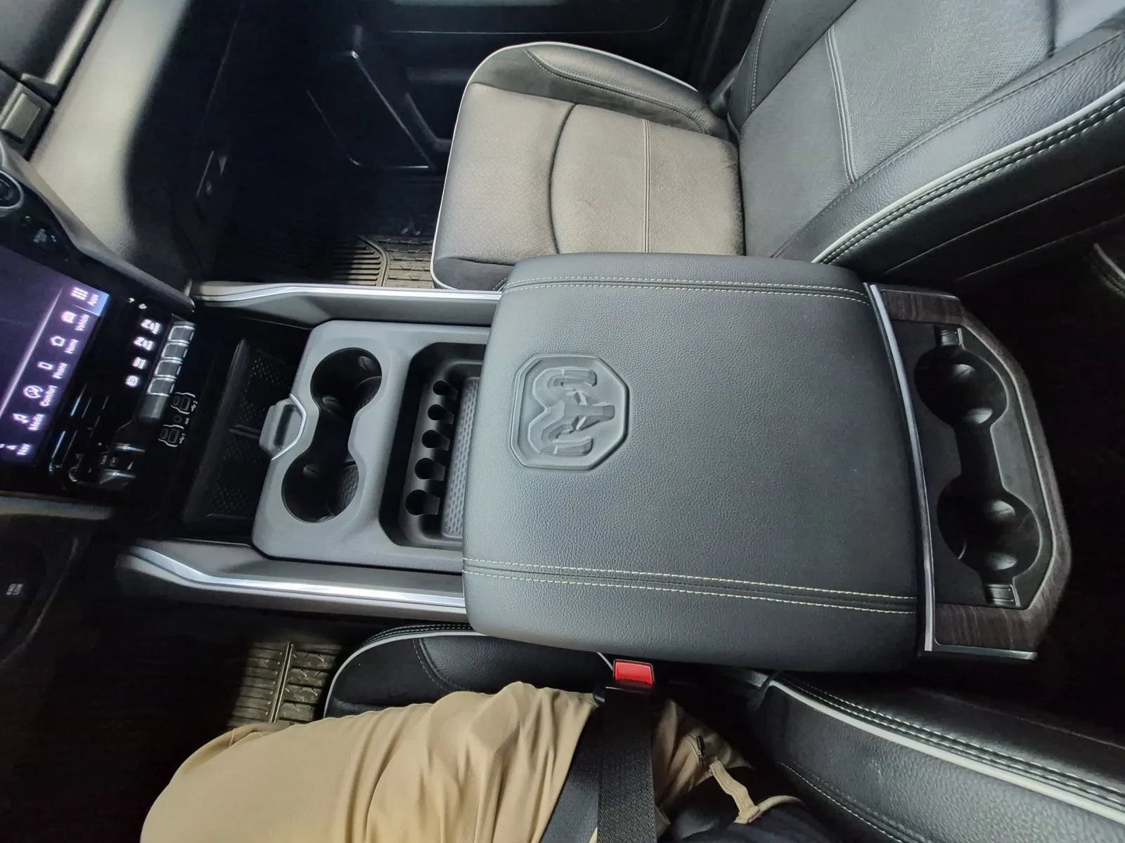 Used 2026 RAM 3500 Laramie AWD/4WD image 36