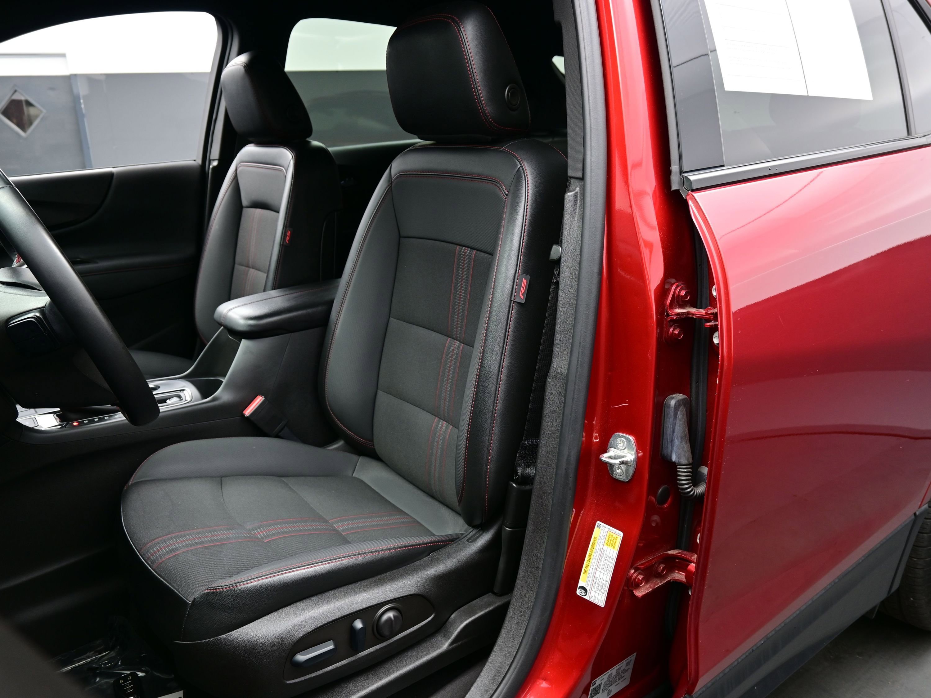 Used 2023 Chevrolet Equinox RS image 14