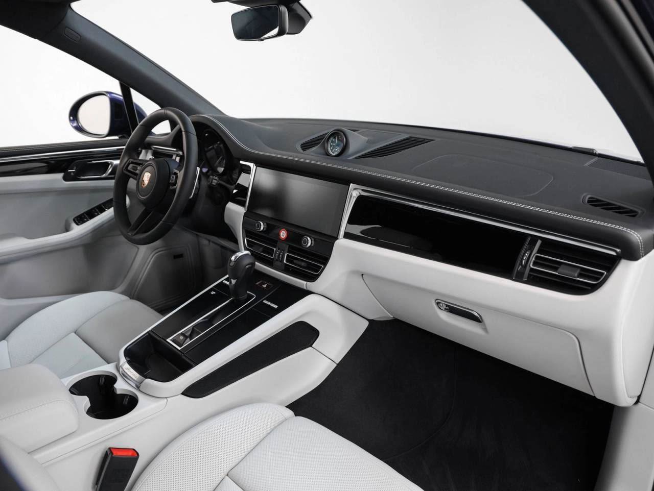 New 2025 Porsche Macan image 19