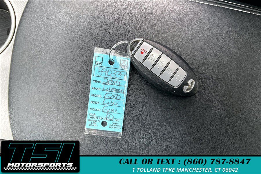 Used 2019 INFINITI Q50 Luxe w/ Essential Package (3.0T Luxe) AWD/4WD image 11