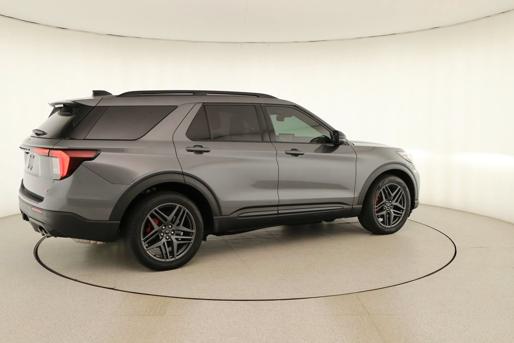 Used 2025 Ford Explorer ST AWD/4WD image 7