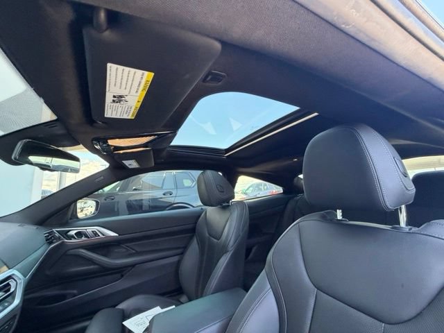 Used 2023 BMW 430i Coupe w/ M Sport Package RWD image 28