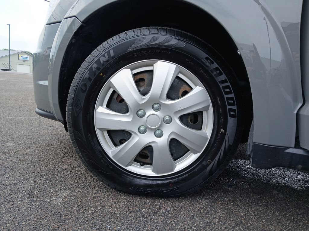 Used 2019 Dodge Journey SE FWD image 26