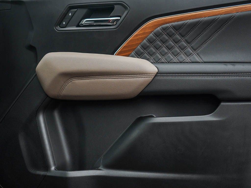 New 2026 GMC Canyon Denali image 8