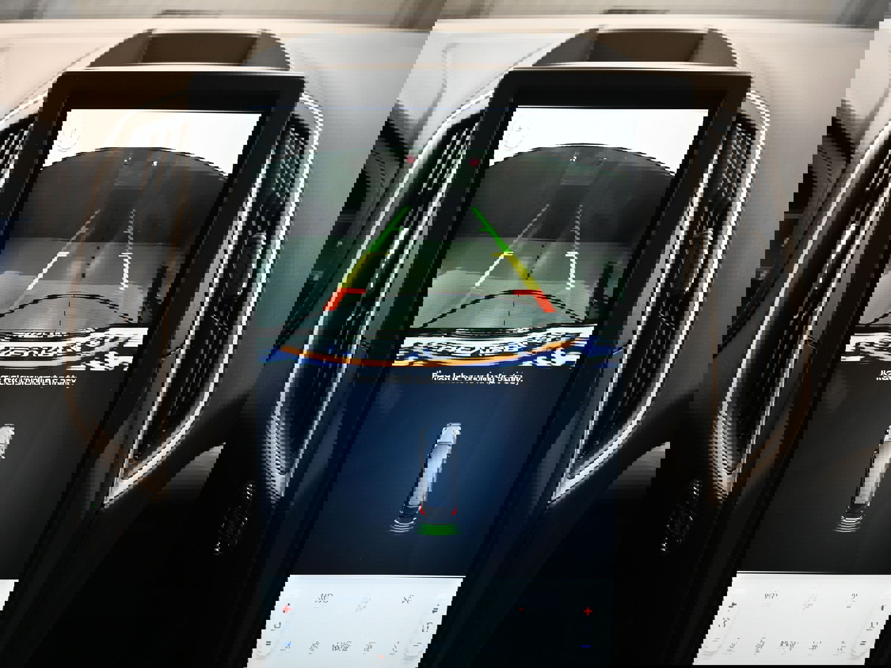 Used 2023 Ford Edge SEL image 13