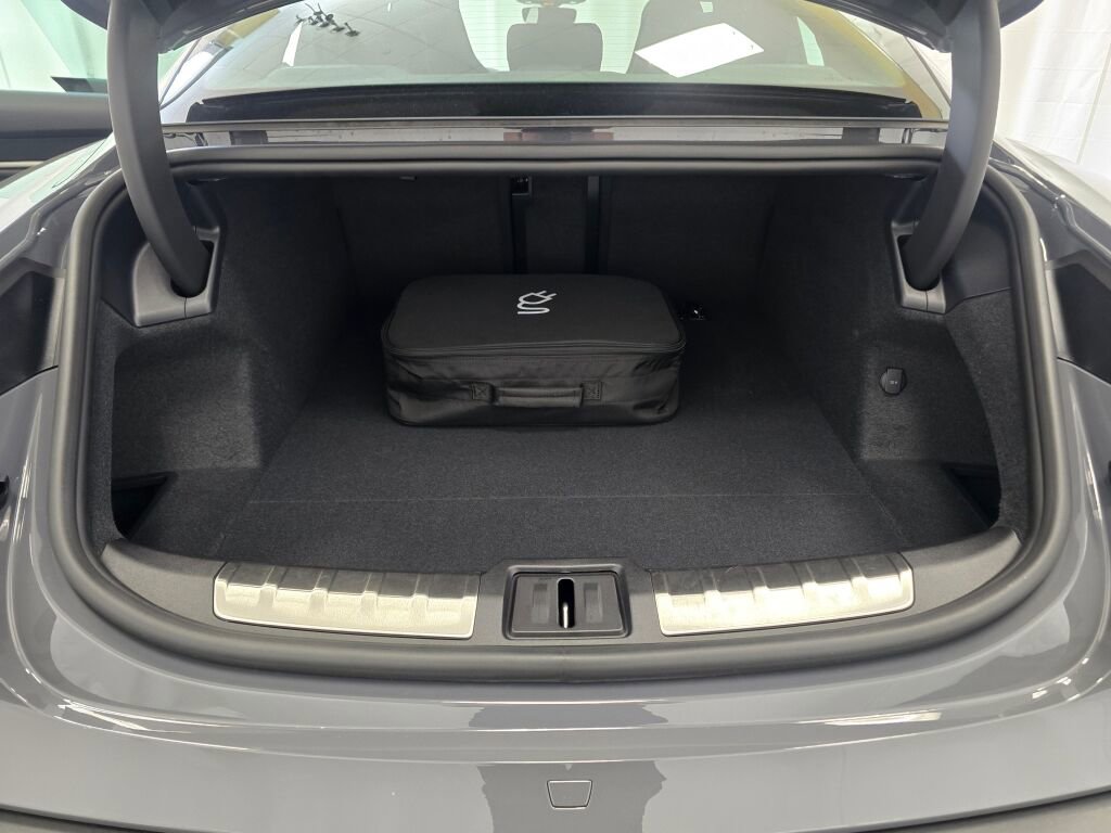 New 2025 Porsche Taycan image 11