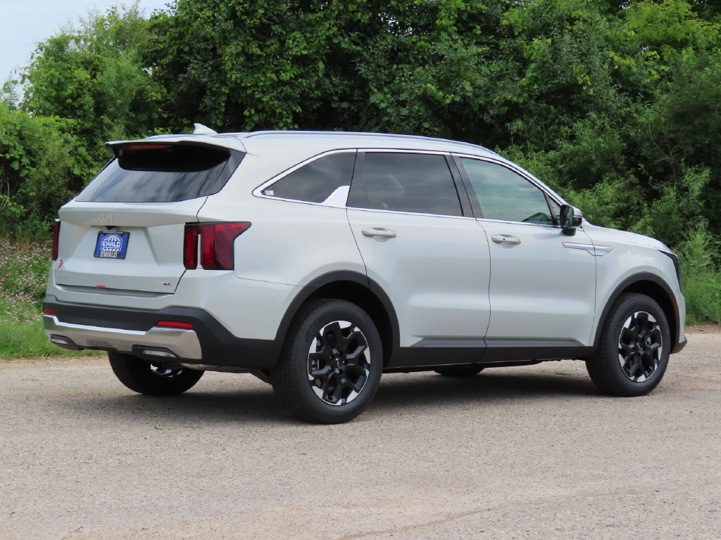 New 2026 Kia Sorento S AWD/4WD image 3