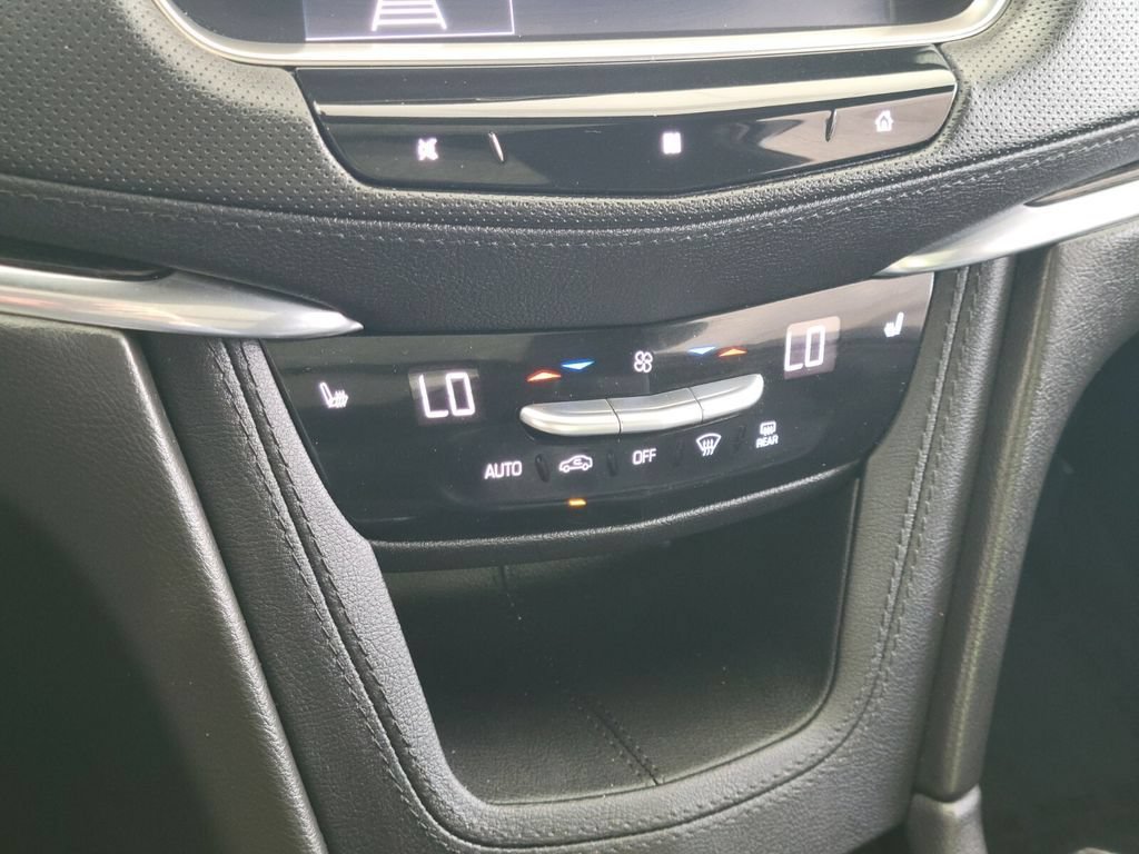 Used 2020 Cadillac XT5 Premium Luxury w/ LPO, Floor Liner Package AWD/4WD image 23