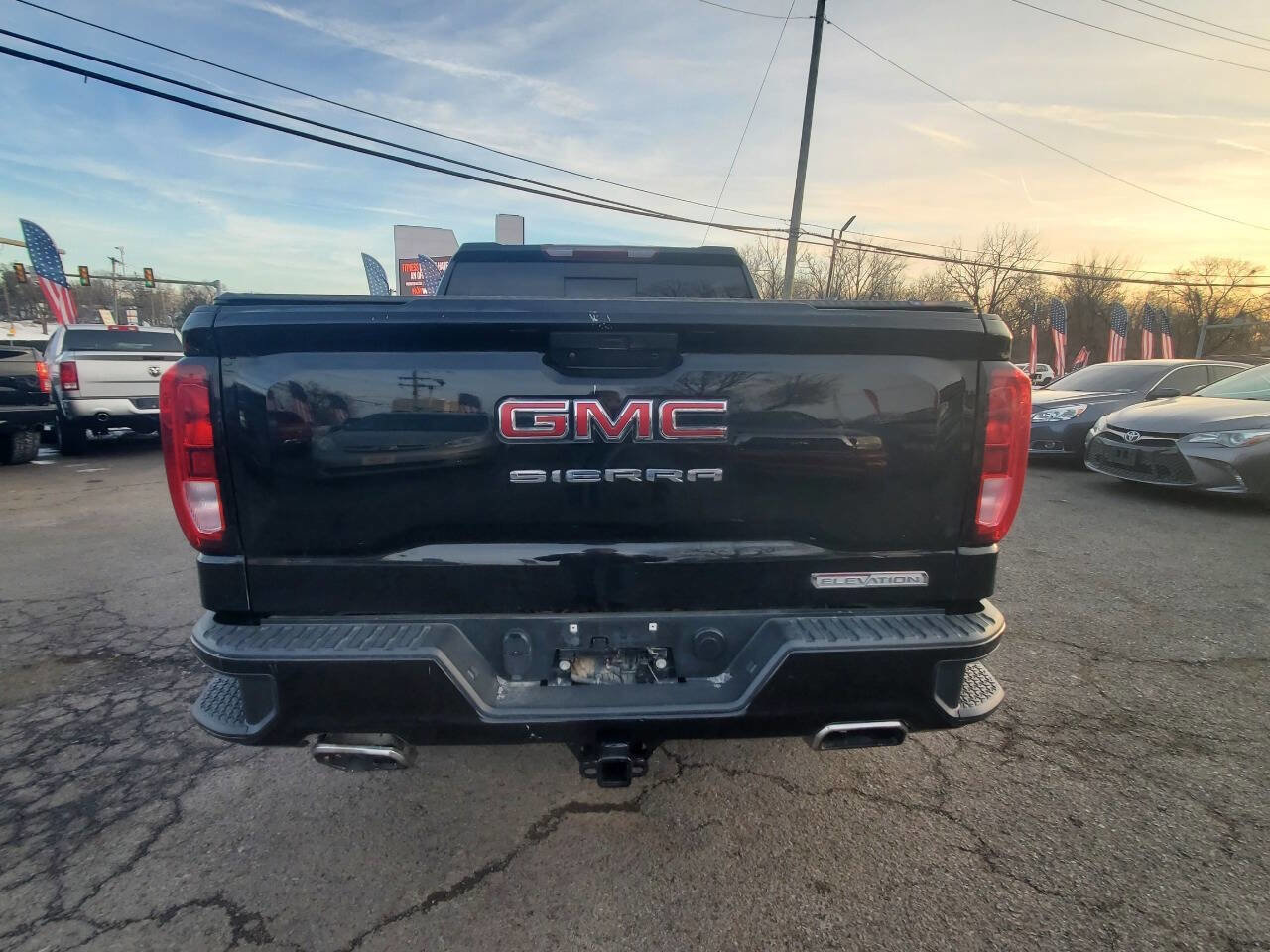 Used 2020 GMC Sierra 1500 Elevation w/ Elevation Value Package AWD/4WD image 4