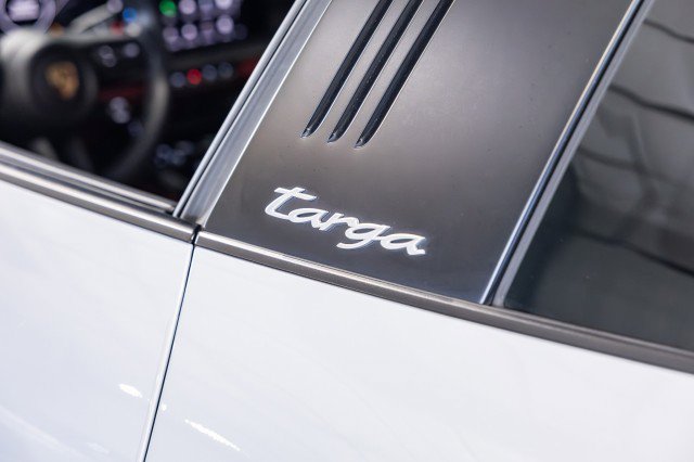 Used 2024 Porsche 911 Targa 4S w/ Premium Package image 38