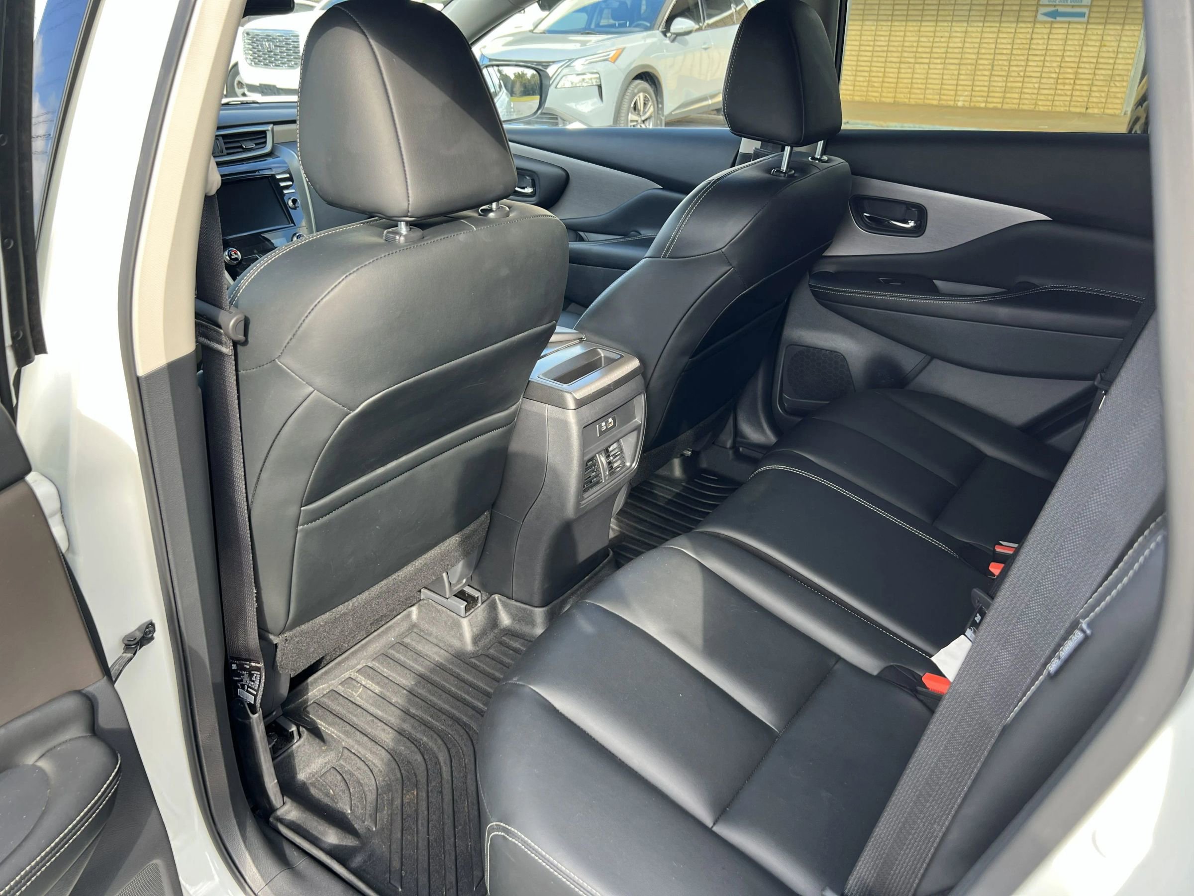 Used 2024 Nissan Murano SV w/ SV Midnight Edition Package image 16