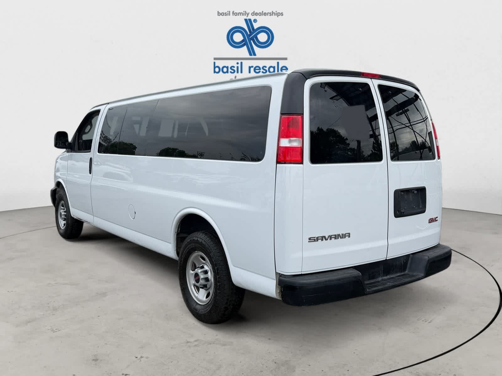 Used 2022 GMC Savana 3500 LS RWD image 2
