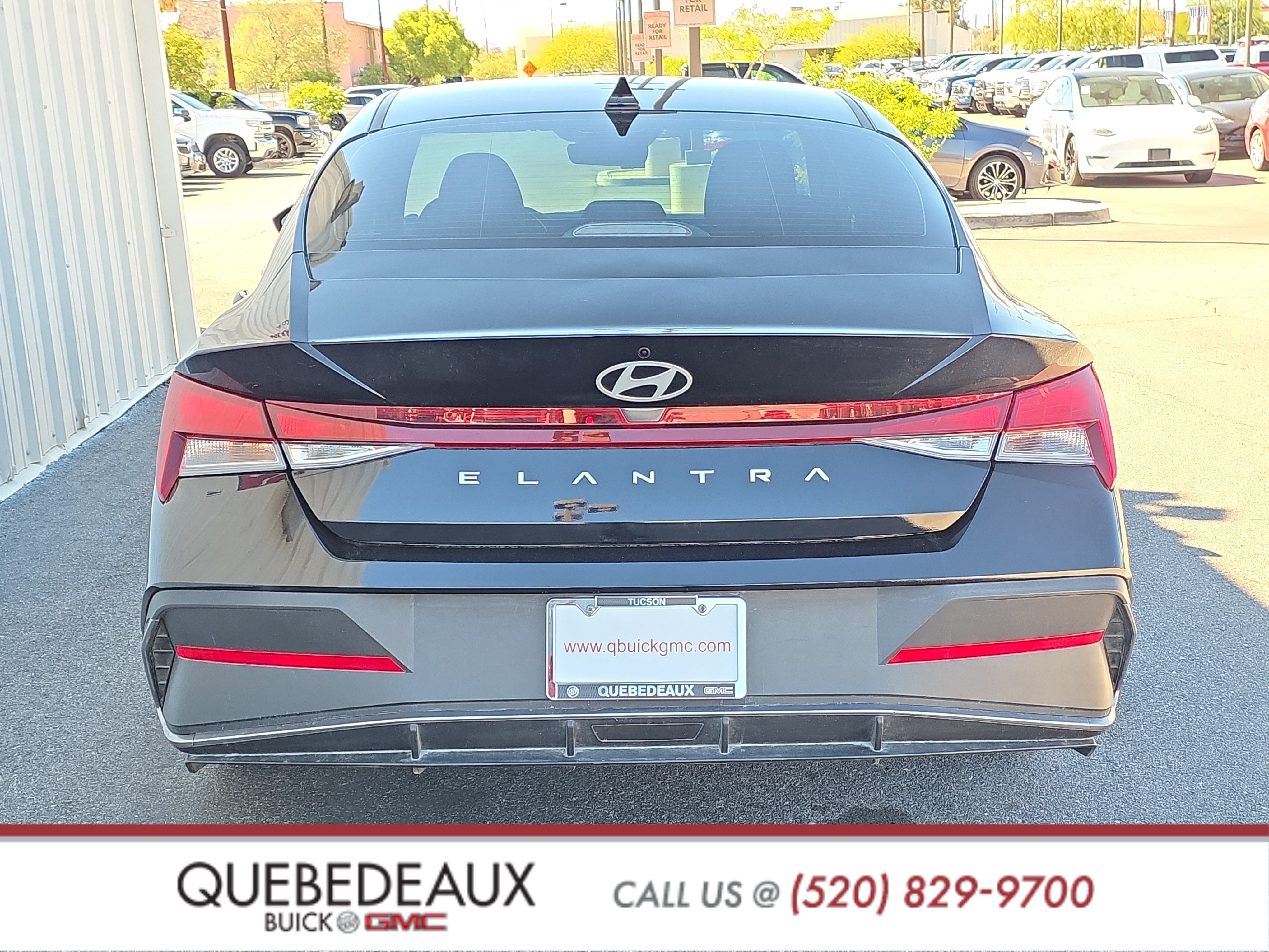 Used 2025 Hyundai Elantra SE FWD image 3