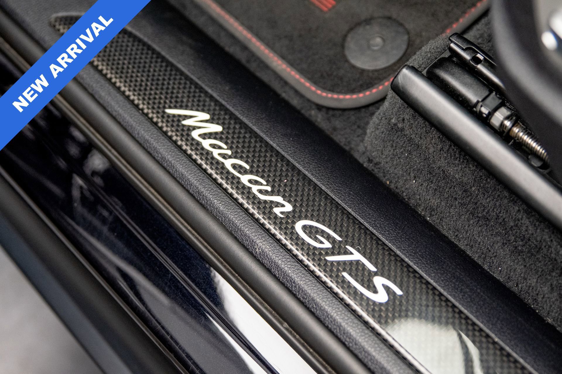 Used 2023 Porsche Macan GTS w/ GTS Sport Package AWD/4WD image 34