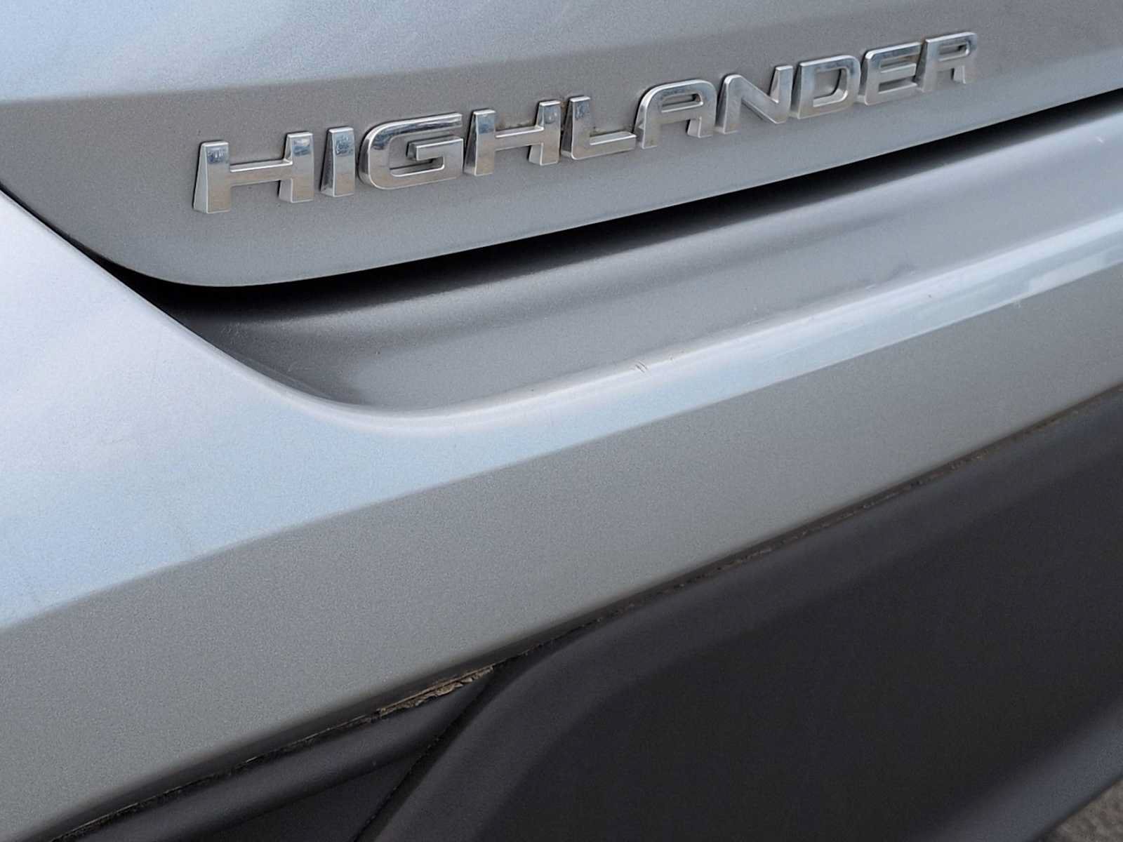 Used 2021 Toyota Highlander XLE FWD image 13