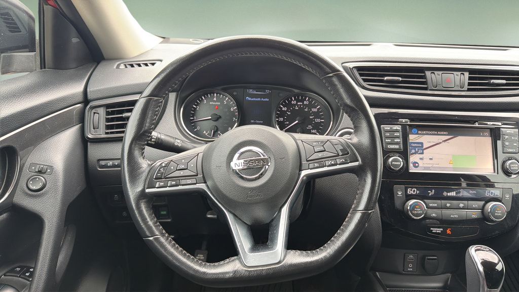 Used 2017 Nissan Rogue SV w/ SV Premium Package AWD/4WD image 9