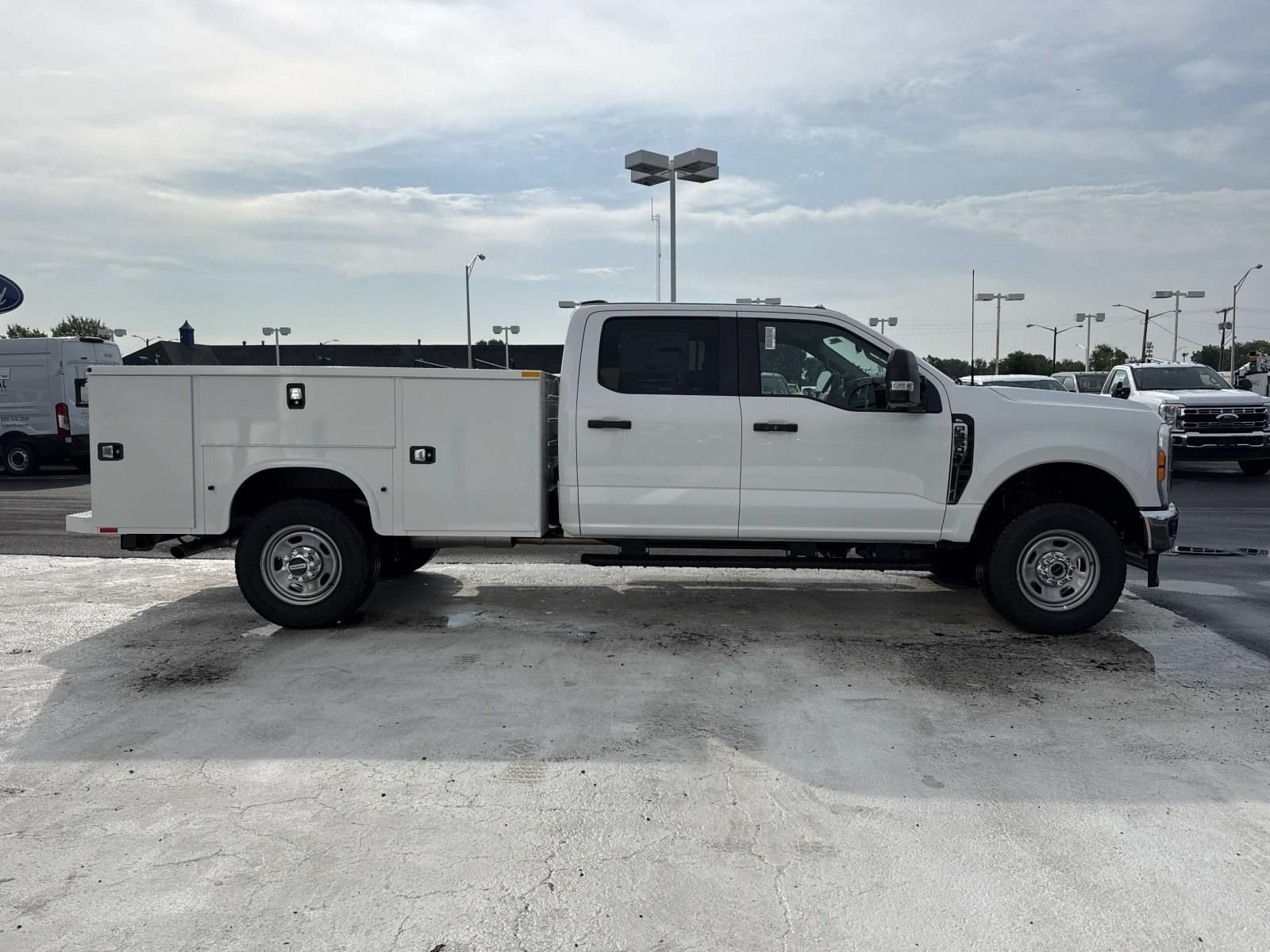 New 2026 Ford F350 XL w/ XL Chrome Package AWD/4WD image 2