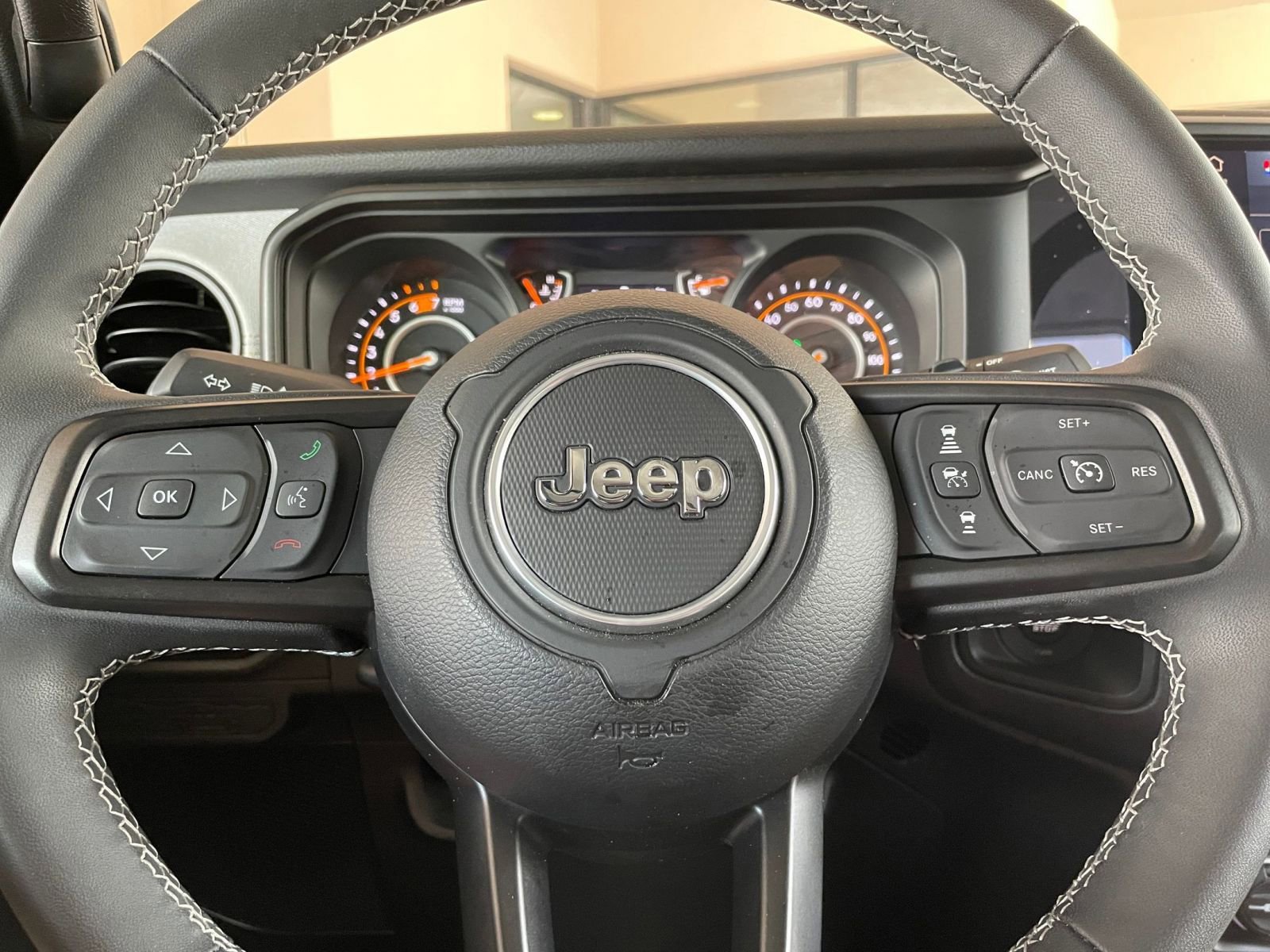 Used 2025 Jeep Wrangler Unlimited Sport AWD/4WD image 37