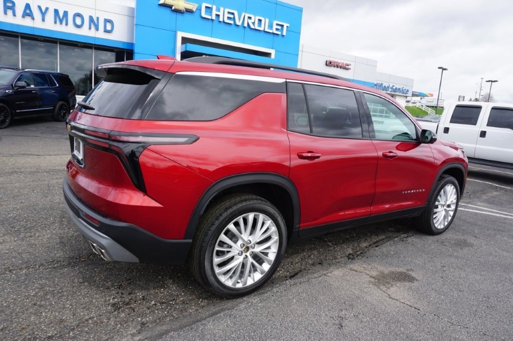 New 2025 Chevrolet Traverse LT w/ Driver Confidence Package image 6
