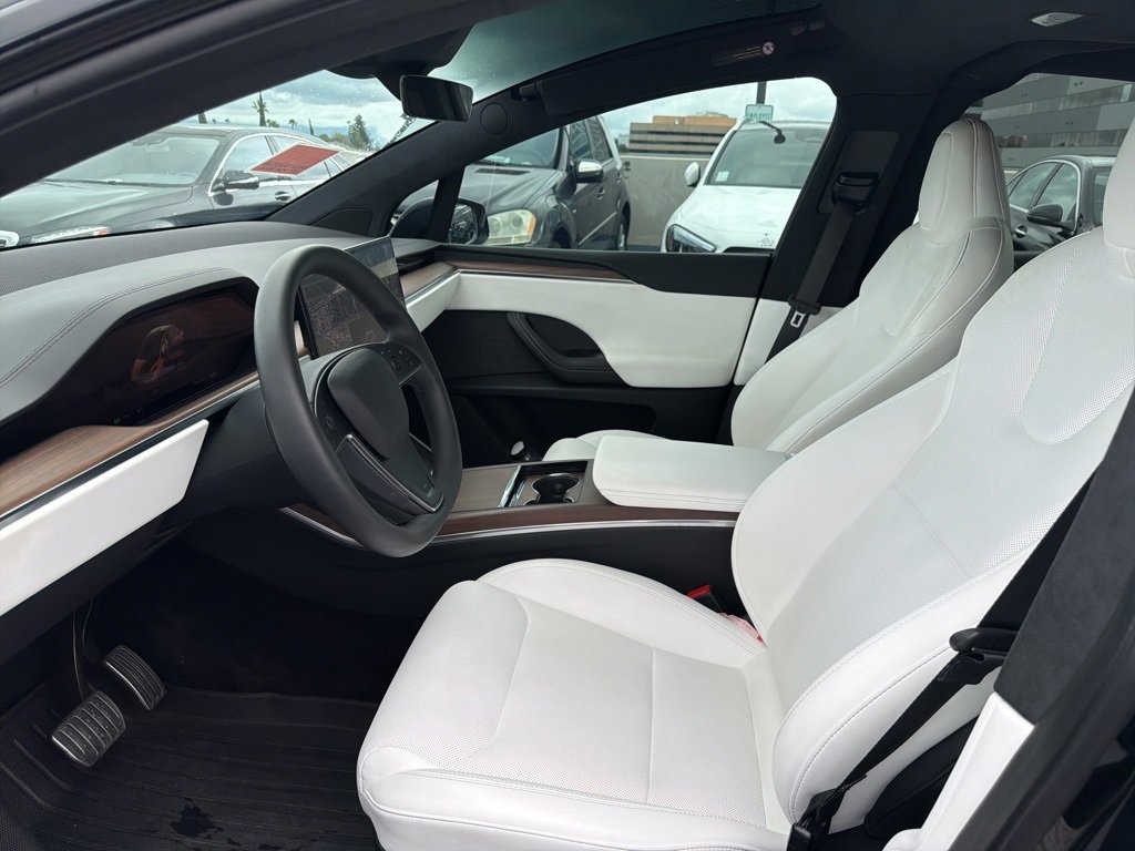 Used 2024 Tesla Model X image 9
