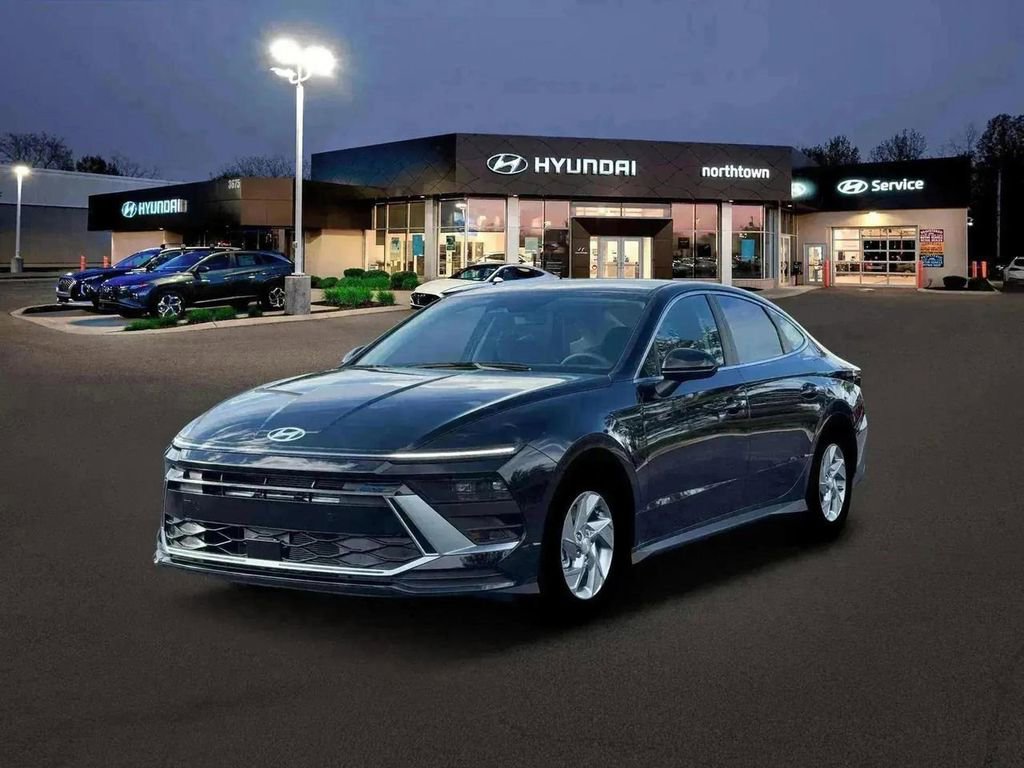 New 2026 Hyundai Sonata SE FWD image 1