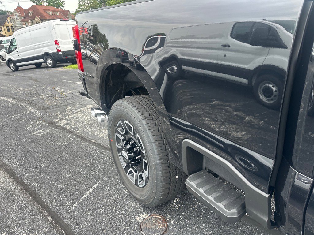 New 2025 Ford F250 Platinum image 9
