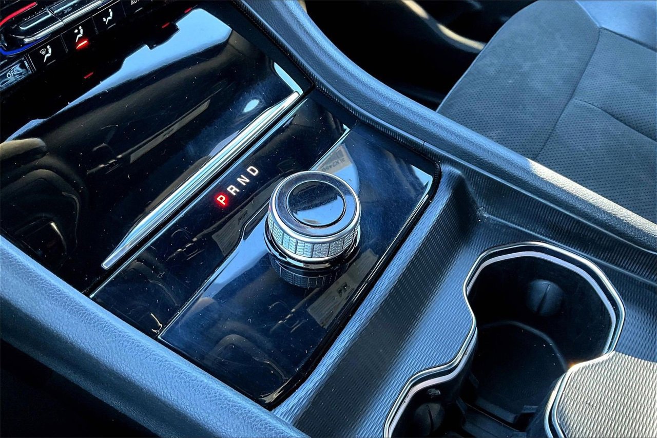 Used 2023 Jeep Grand Cherokee L Laredo image 29