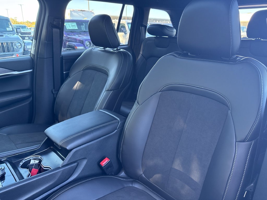 New 2027 Jeep Grand Cherokee 4WD image 18