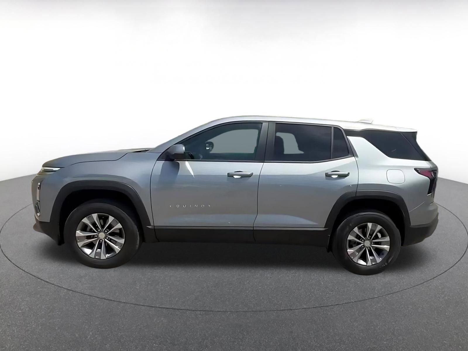 Used 2025 Chevrolet Equinox LT FWD image 9