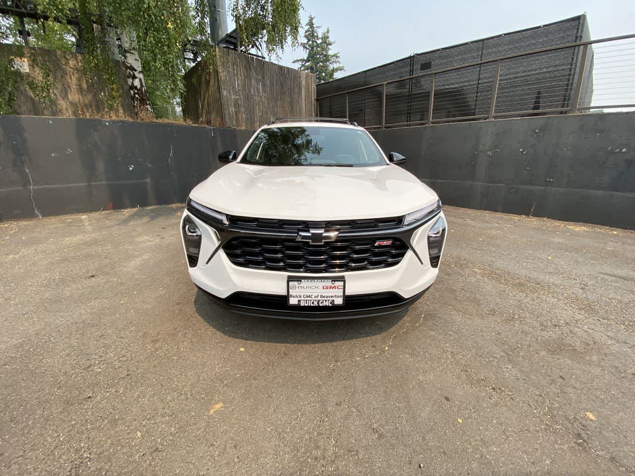 Used 2024 Chevrolet Trax RS w/ Driver Confidence Package FWD image 9