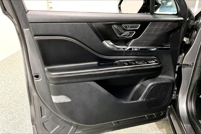 Used 2022 Lincoln Corsair AWD w/ Elements Package image 26
