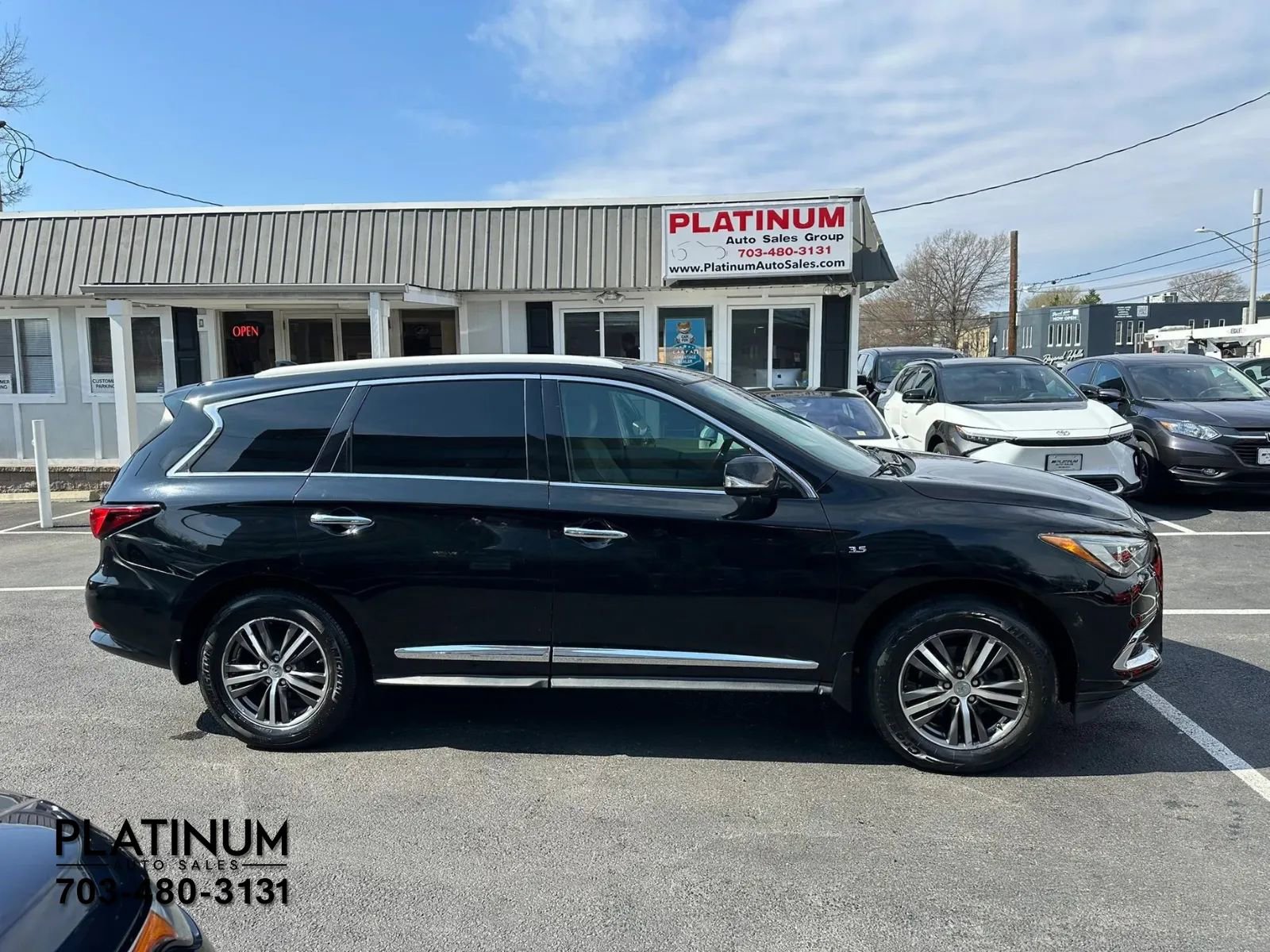 Used 2017 INFINITI QX60 AWD w/ Premium Plus Package image 2