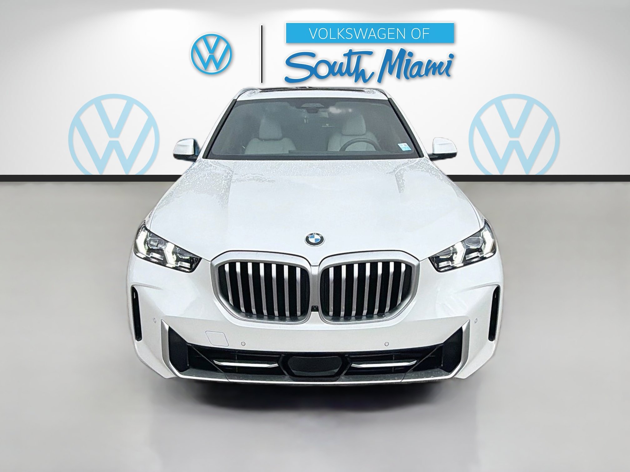 Used 2024 BMW X5 sDrive40i w/ Executive Package RWD image 2