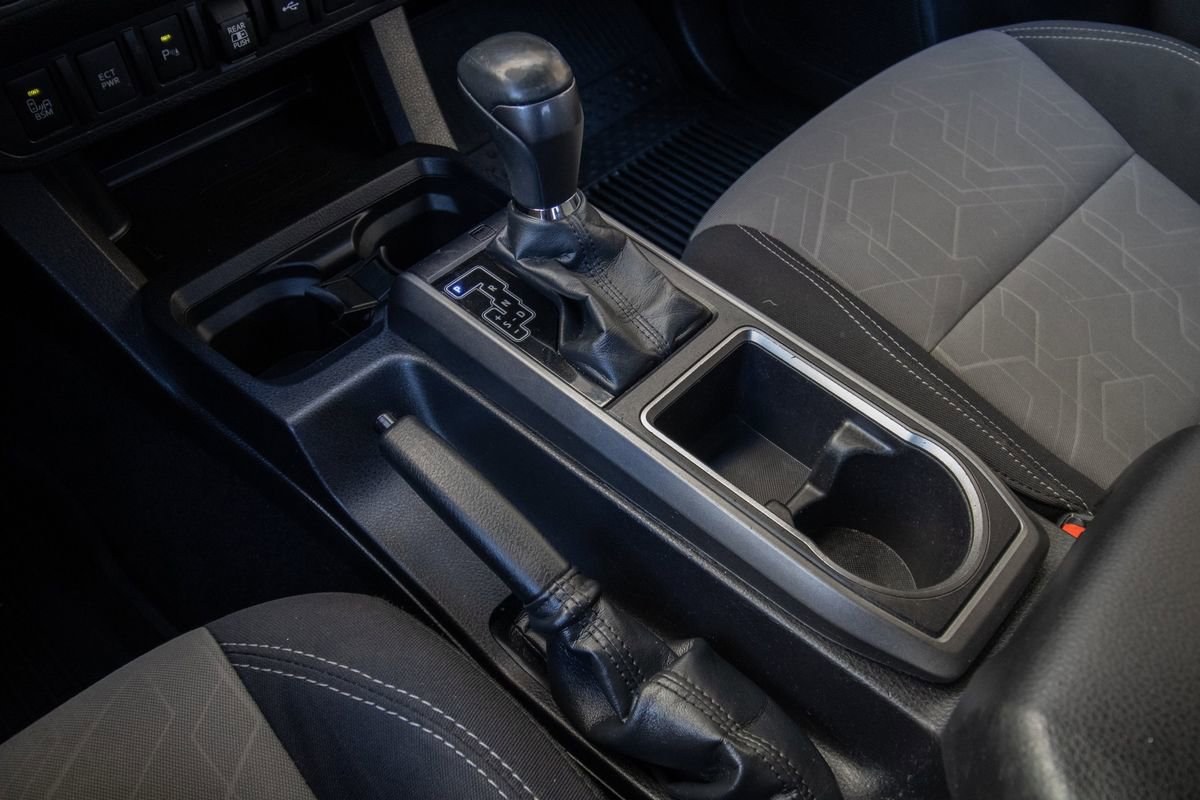 Used 2022 Toyota Tacoma TRD Off-Road image 31