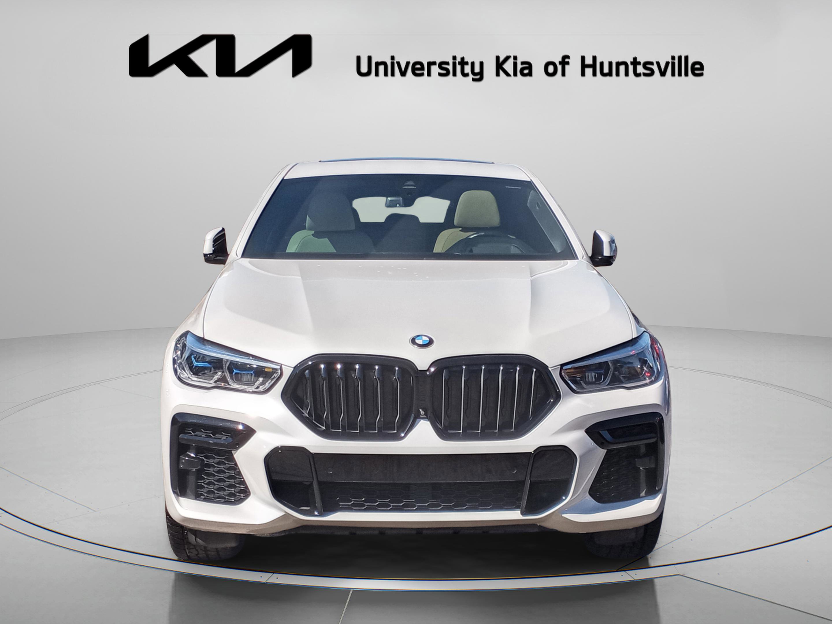 Used 2022 BMW X6 xDrive40i w/ Executive Package image 2