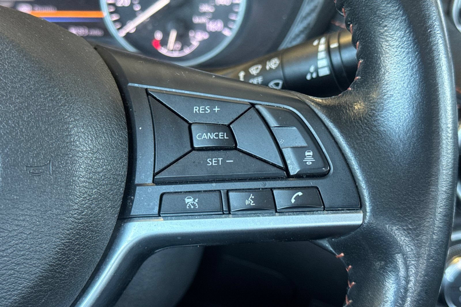 Used 2023 Nissan Sentra SR w/ Midnight Edition Package FWD image 36