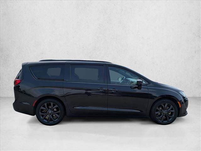 Used 2019 Chrysler Pacifica Touring-L w/ Advanced Safetytec Group FWD image 4