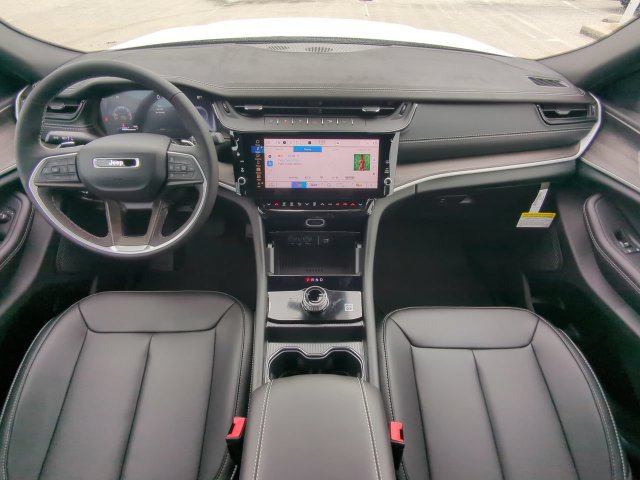 New 2027 Jeep Grand Cherokee L Limited RWD image 18